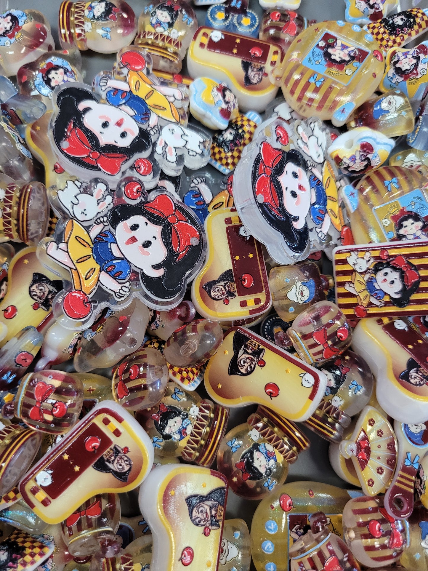 Snow White (yellow) Bead Mix
